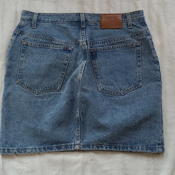2 for 25. Alfred jean skirt. Size 12. - Picture 2 of 4